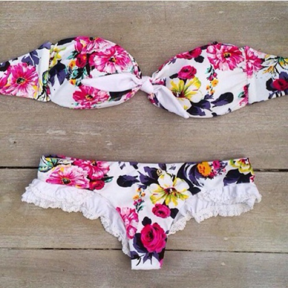 Amore + Sorvete Jessie James Decker Reese Bikini